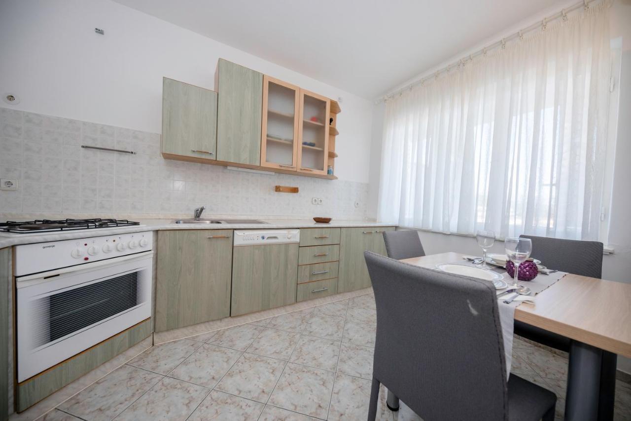 Apartments And Rooms Bolero Раб Экстерьер фото