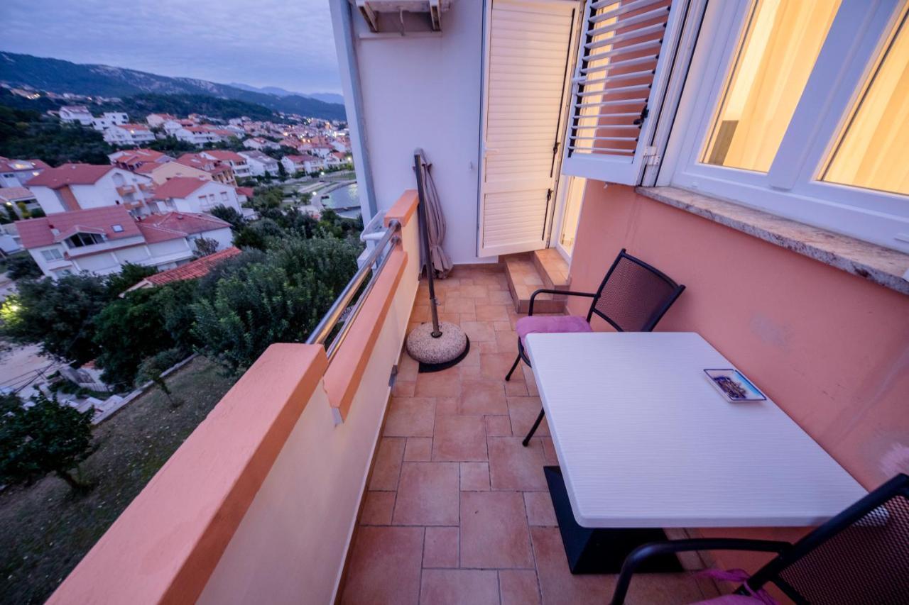 Apartments And Rooms Bolero Раб Экстерьер фото