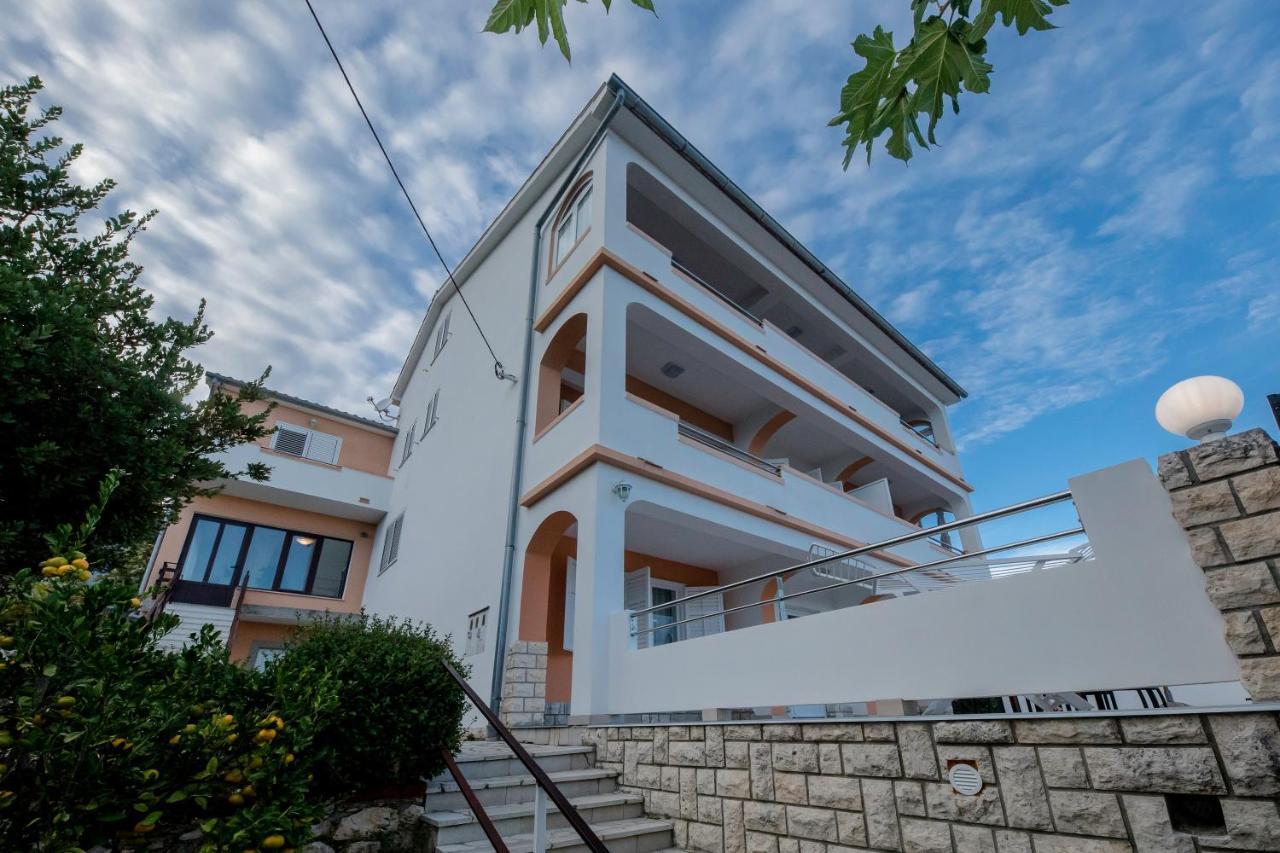 Apartments And Rooms Bolero Раб Экстерьер фото
