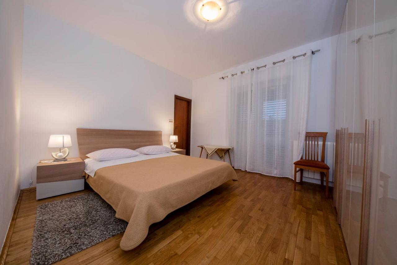 Apartments And Rooms Bolero Раб Экстерьер фото